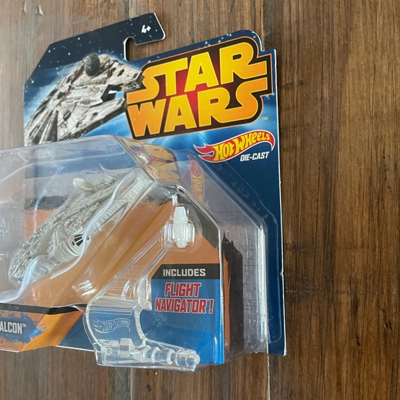 Hot Wheels Star Wars OG Millennium Falcon Flight Navigator Ship NEW! HTF - Picture 6 of 6